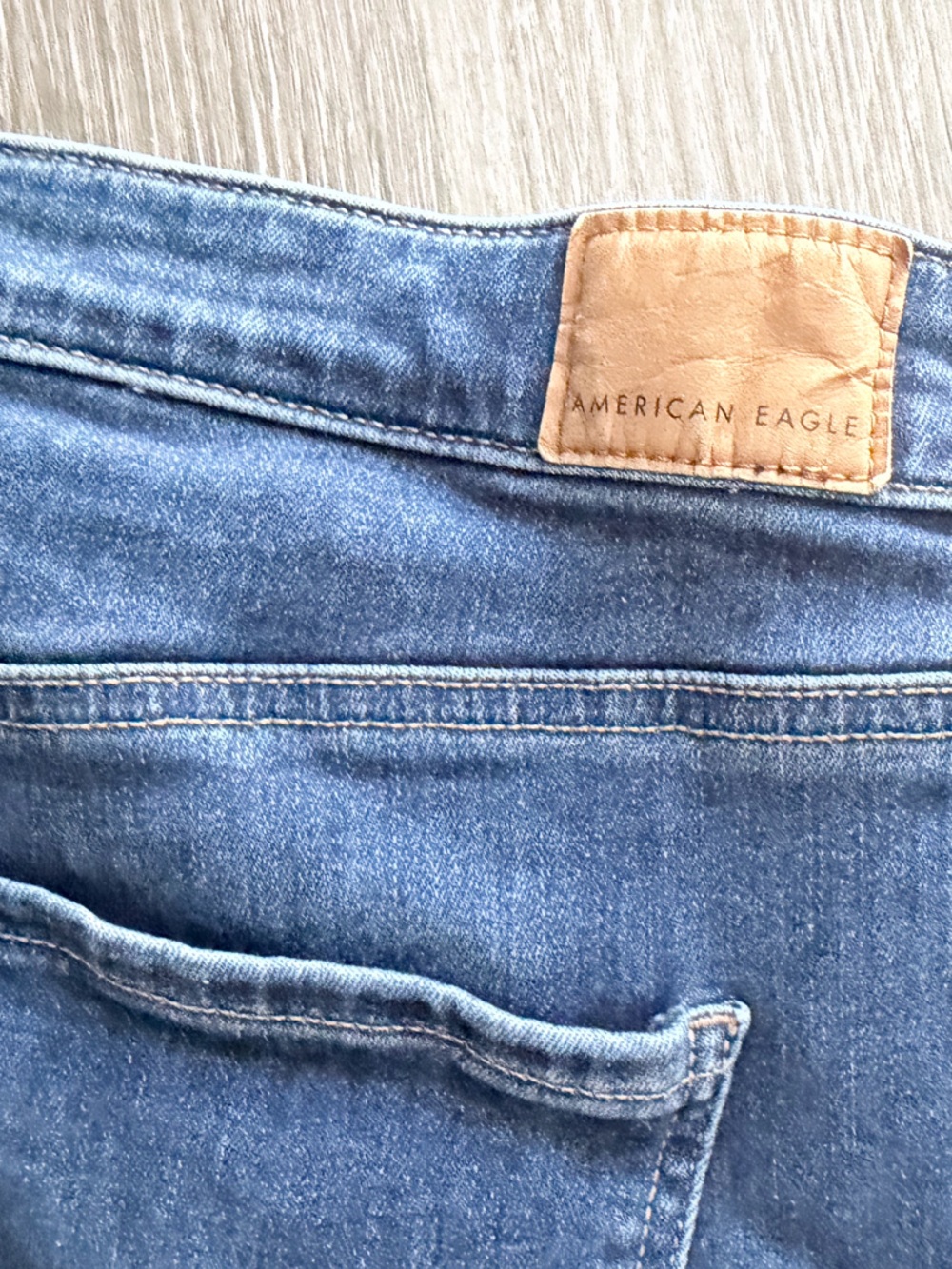 American Eagle Outfitters Light Wash Stretch Denim Jeans - Picture 7 of 7